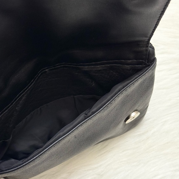 UNIK - LEATHER MOTORCYCLE RIDING PURSE - Picture 6 of 9